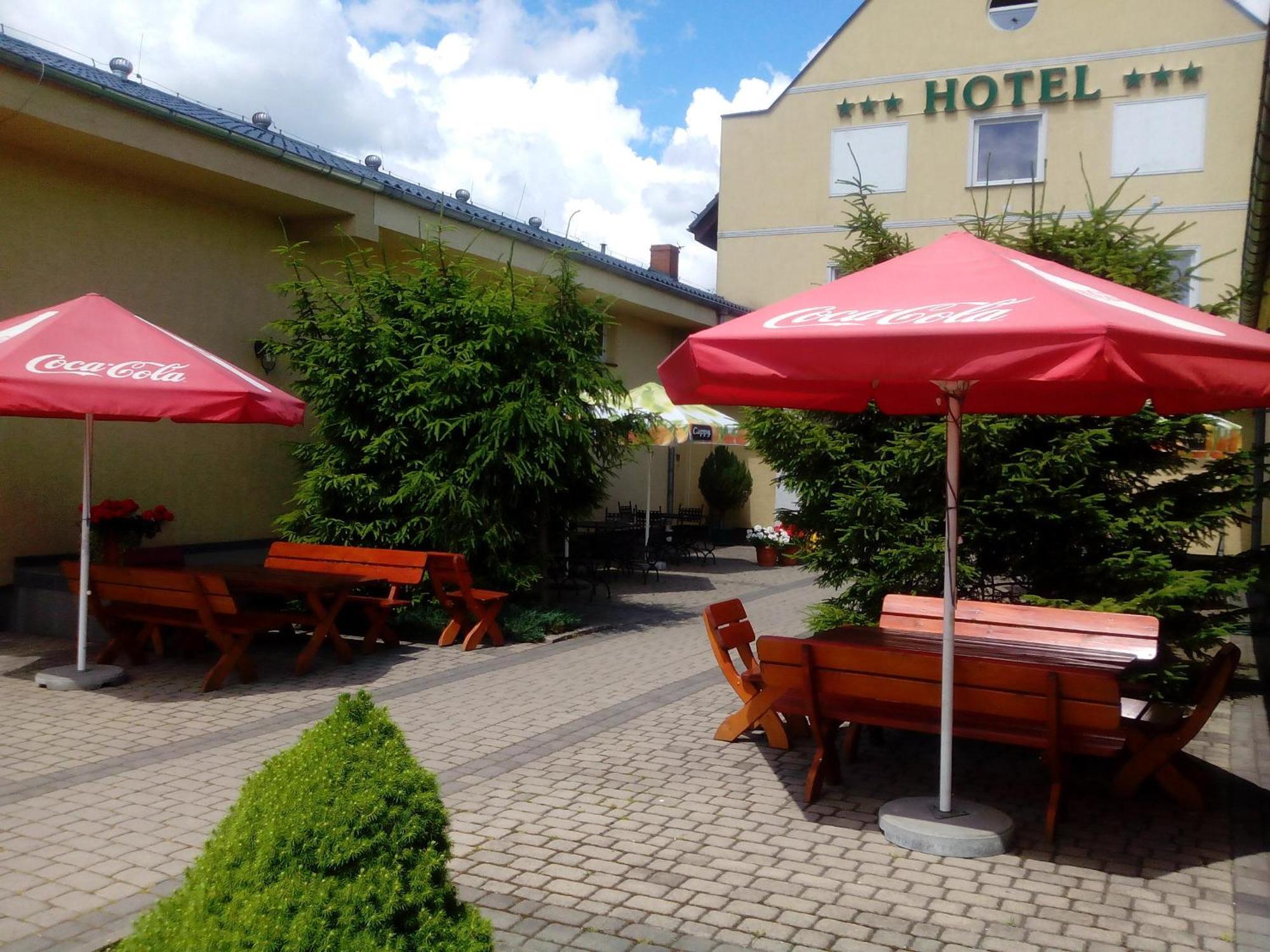 Hotel Pod Wierzba Świdnica Exterior foto