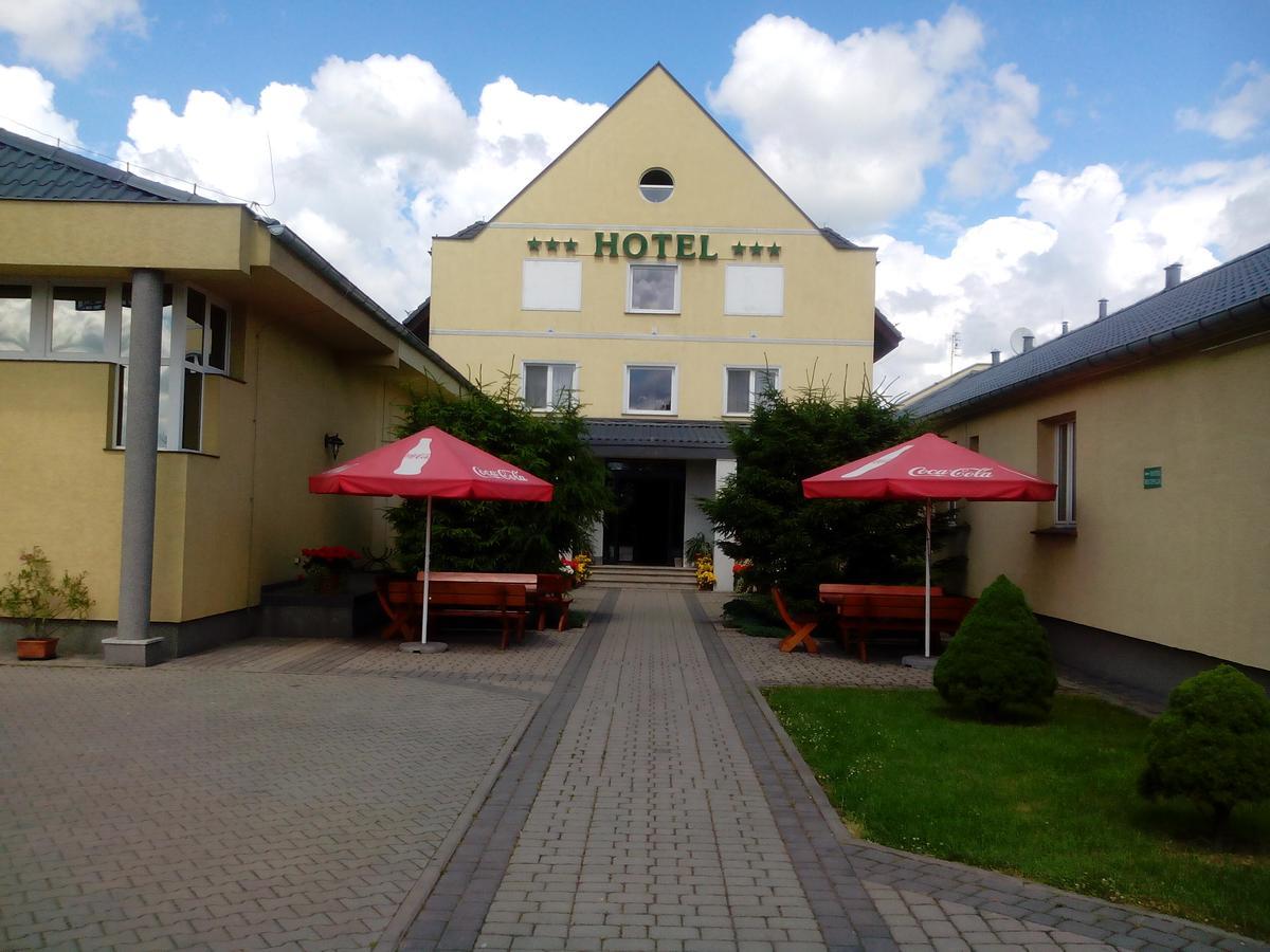 Hotel Pod Wierzba Świdnica Exterior foto