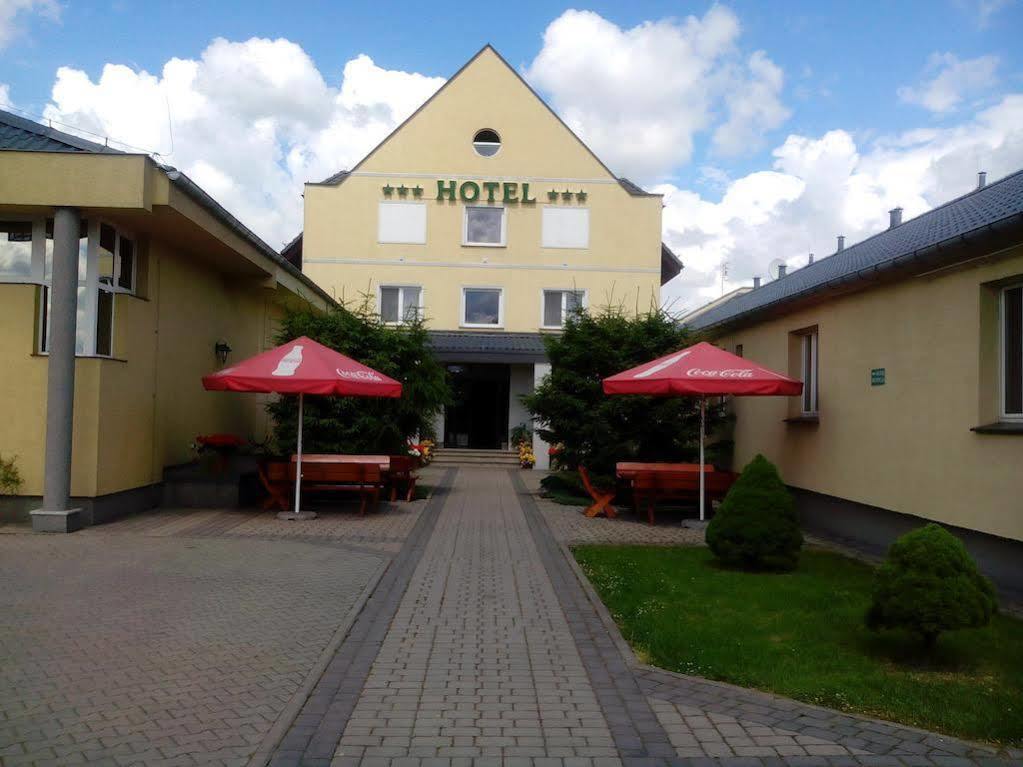 Hotel Pod Wierzba Świdnica Exterior foto